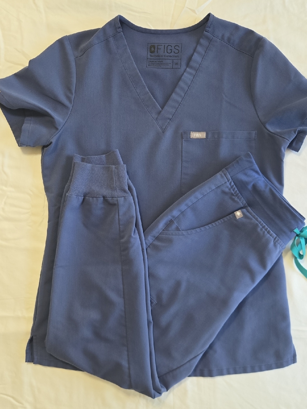 Figs Navy Blue V-Neck Scrub Top and Jogger Set